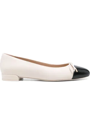 Stuart Weitzman Sleek Bow Ballerinas