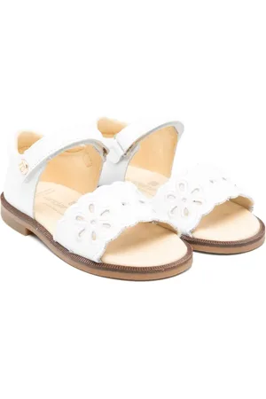 Andanines Sandalen mit Wellensaum