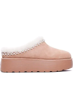 Stuart Weitzman Nellie Slipper