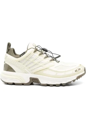 Salomon Sneakers mit Einsätzen