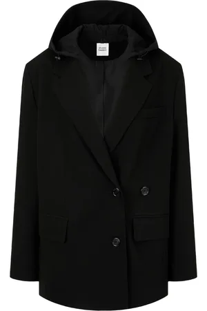 Studio Tomboy Sakko im Layering-Look