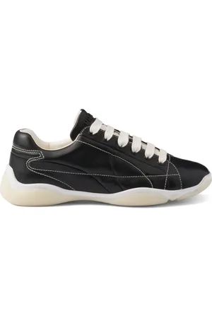 Prada Sneakers mit Schnürung