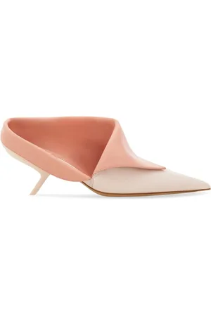 Salvatore Ferragamo Eva Mules mit spitzer Kappe
