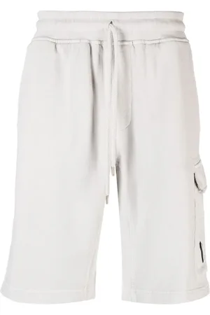 C.P. Company Cargo-Shorts mit Logo-Schild
