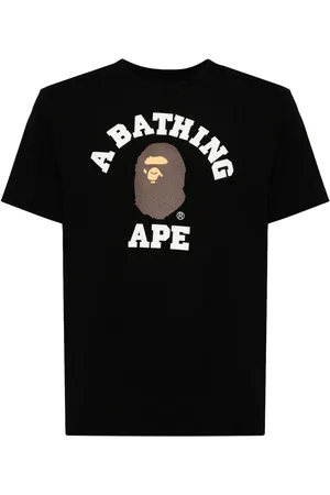 A Bathing Ape T-Shirt im College-Look