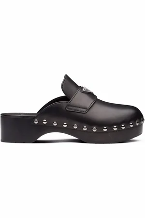Prada Clogs mit Nieten