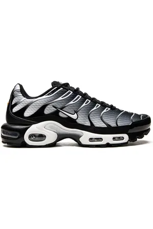 Nike Air Max Plus Sneakers