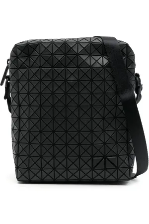 Issey Miyake Kleine Kuriertasche mit geometrischem Print
