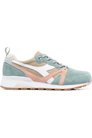 Diadora Sneakers mit Kontrasteinsätzen