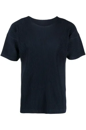 Issey Miyake Geripptes T-Shirt
