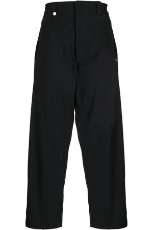 Izzue Gerade Hose mit Logo-Schild