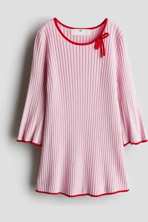 H&M Geripptes Strickkleid