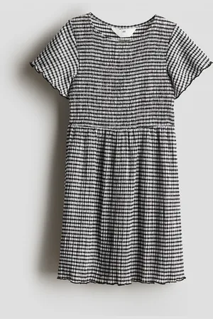 H&M Gesmoktes Kleid