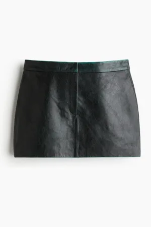 H&M Lederjupe in handbemaltem Look