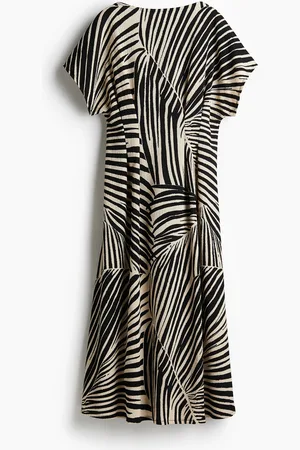 H&M Tailliertes Maxikleid