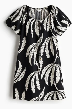 H&M Kleid mit Kordelzugausschnitt