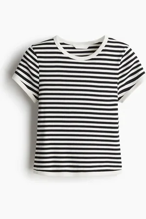H&M Figurbetontes T-Shirt