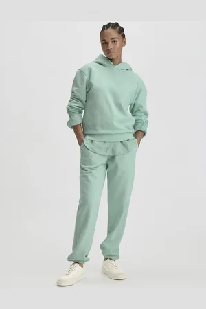 hessnatur Damen Sweathose Relaxed aus Bio-Baumwolle - grün Grösse34
