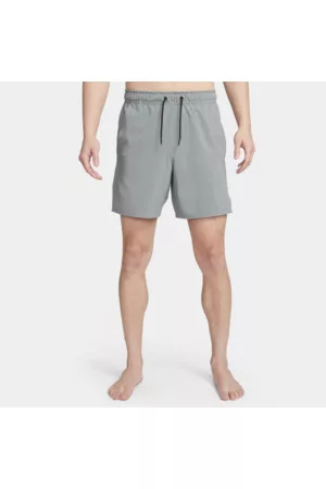 Nike Herren Kurze Hosen - Unlimited vielseitige Dri-FIT Herrenshorts ohne Futter (ca. 18 cm)