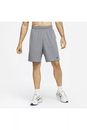 Nike Herren Kurze Hosen - Totality vielseitige Dri-FIT Herrenshorts ohne Futter (ca. 23 cm)