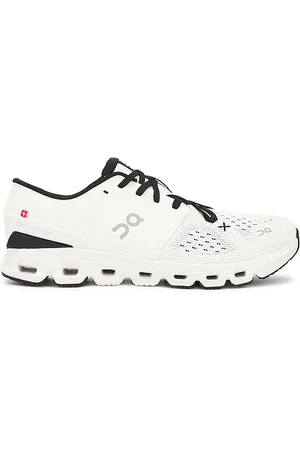 On Running Cloud X 4 Sneaker in